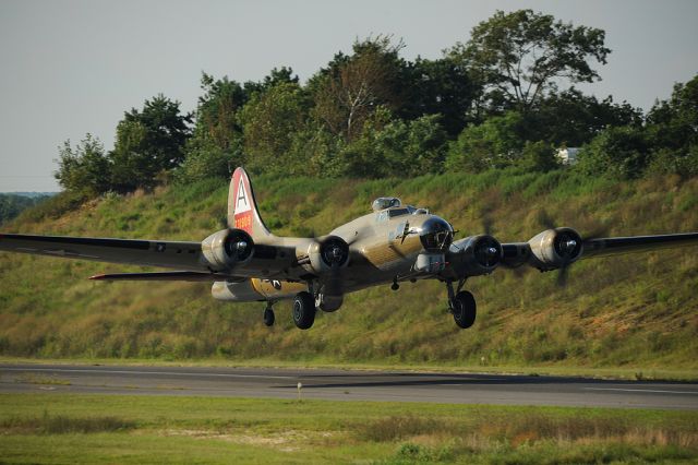 Boeing B-17 Flying Fortress (N93012)