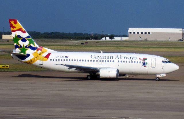 BOEING 737-300 (VP-CAY)