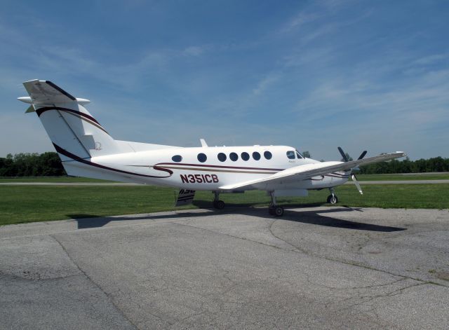 Beechcraft Super King Air 200 (N351CB)