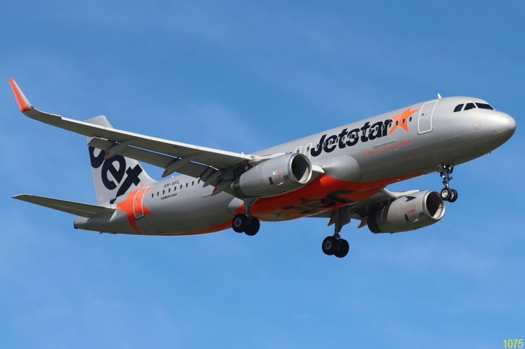 Airbus A320 (VH-VFL)