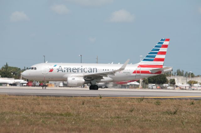 Airbus A319 (N9008U)