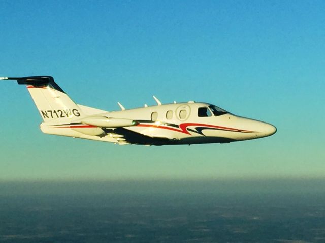 Eclipse 500 (N712WG)