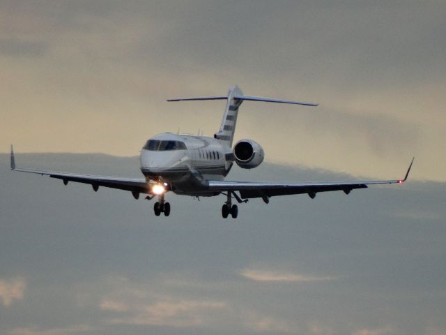 Bombardier Challenger 300 (N57HA)