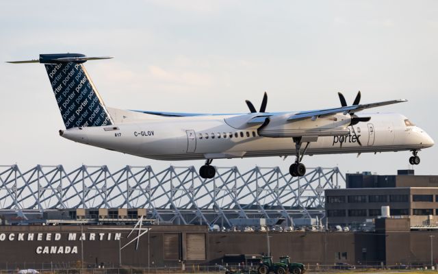 de Havilland Dash 8-400 (C-GLQV)