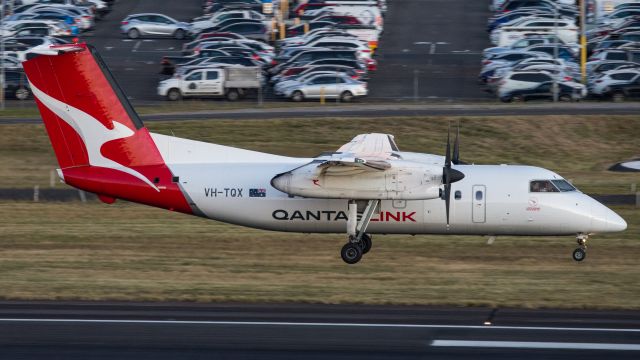 de Havilland Dash 8-200 (VH-TQX)