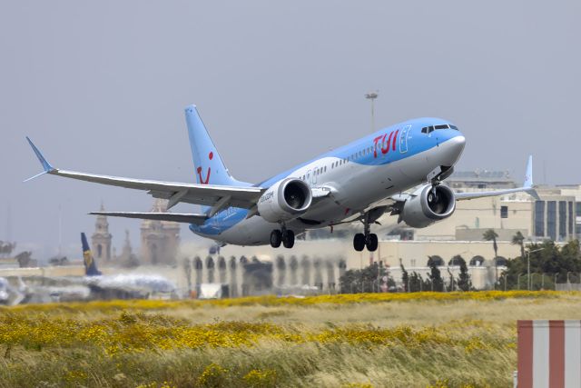 Boeing 737 MAX 8 (G-TUMK)