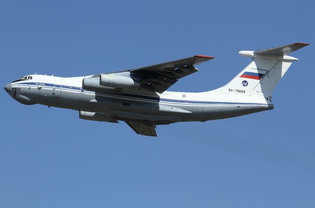 Ilyushin Il-76 (RA-76669)