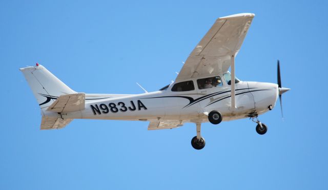 Cessna Skyhawk (N983JA)