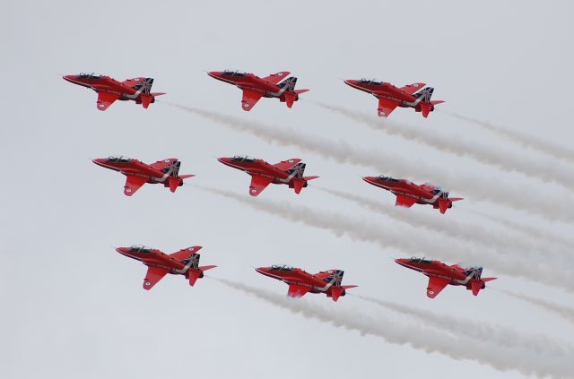 — — - The Red Arrows 2014