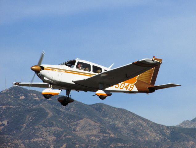 Piper Cherokee (N75049) - Taking off RWY 26L