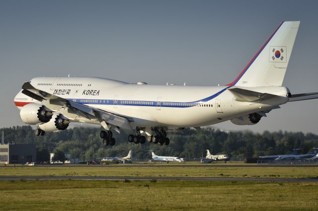 BOEING 747-8 (N22001)