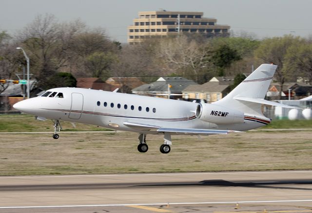 Dassault Falcon 2000 (N62MF) - Departing Love Field on 13R.