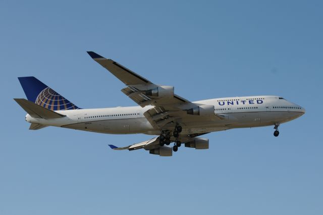 Boeing 747-400 (N199UA)