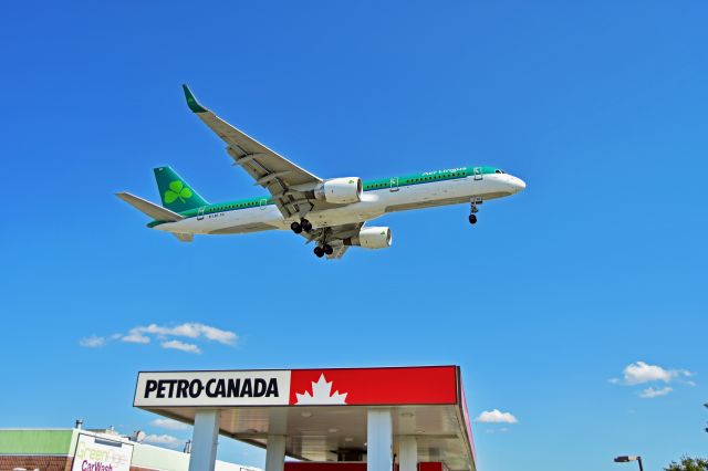 Boeing 757-200 (EI-LBS)