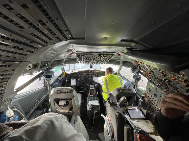BOEING 727-200 (N729CK) - N729CK cockpit
