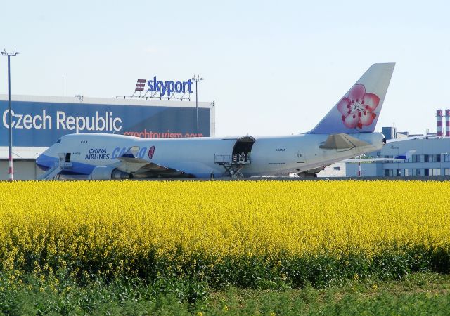 Boeing 747-200 (B-18723)