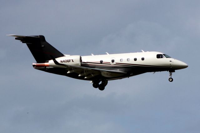 Embraer Legacy 450 (N406FX) - Flexjet Legacy 450 on final approach for rwy 10L on 5-Nov-16 arriving from KFLL as LXJ406.