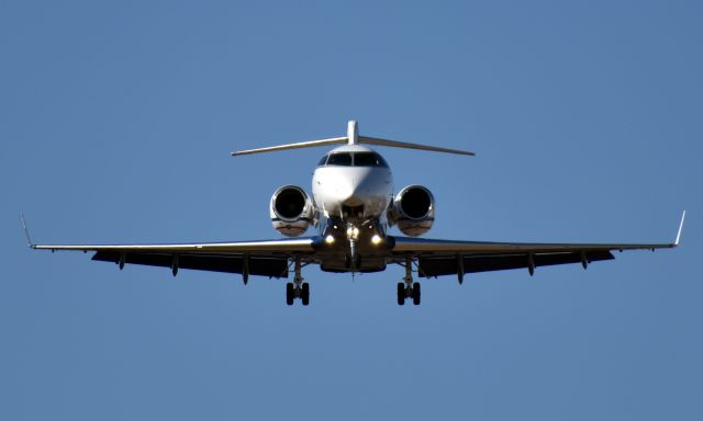 Bombardier Challenger 300 (N533FX)