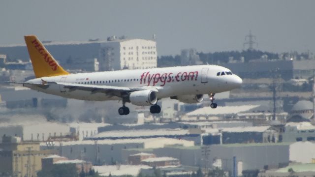 Airbus A320 (TC-DCJ)