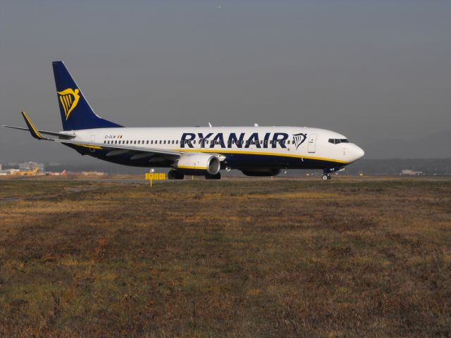 Boeing 737-800 (EI-DLW)