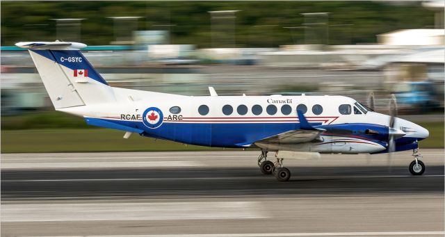 Beechcraft Super King Air 350 (C-GSYC)