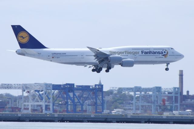 BOEING 747-8 (D-ABYI)