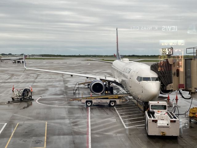 Boeing 737-900 (N929DZ) - Second to last new-build Delta 737-900ER getting ready for a flight to Atlanta (ATL)  Date - May 21, 2022