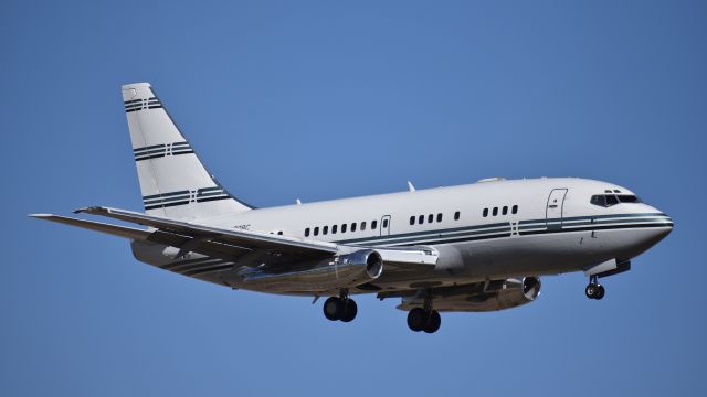 Boeing 737-200 (N370BC)