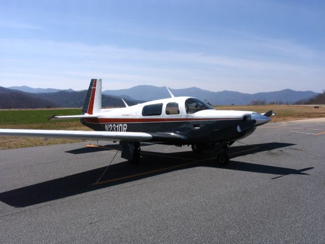 Mooney M-20 Turbo (NGF1DR)