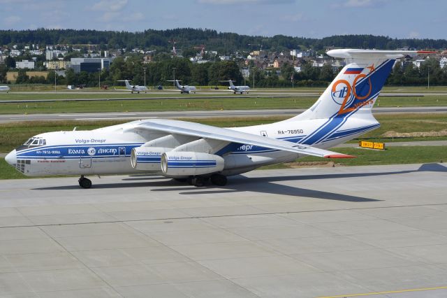 Ilyushin Il-76 (RA-76950)