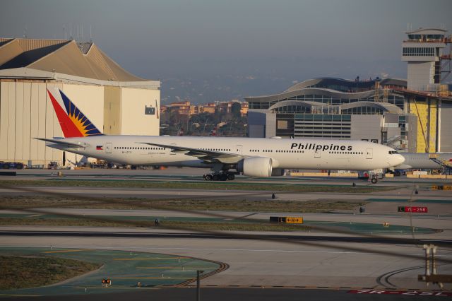 BOEING 777-300ER (RP-C7777)