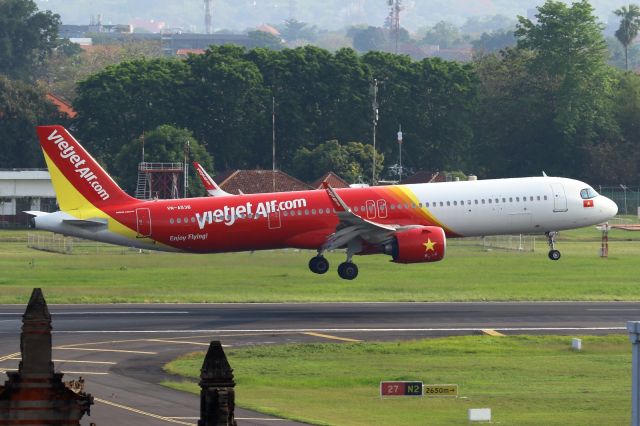 Airbus A321neo (VN-A536)