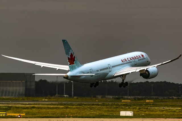 Boeing 787-9 Dreamliner (C-GHPT)