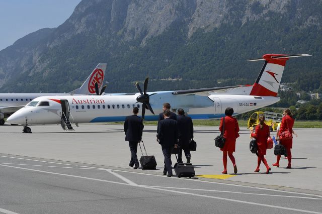 de Havilland Dash 8-400 (OE-LGJ)