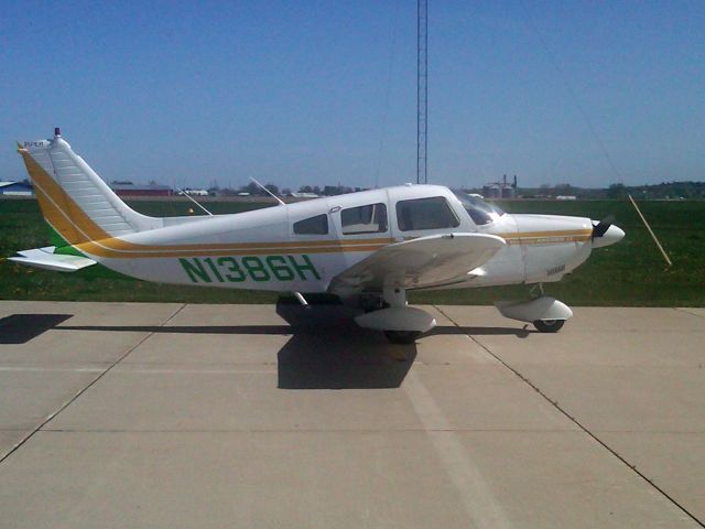 Piper Cherokee (N1386H)