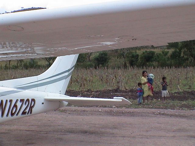 Cessna Skyhawk (N1672R) - field in Guatamala near Copan, Honduras