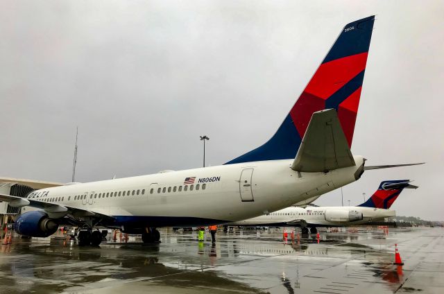 Boeing 737-900 (N806DN)