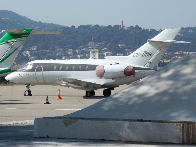 Hawker 800 (CS-DUH)