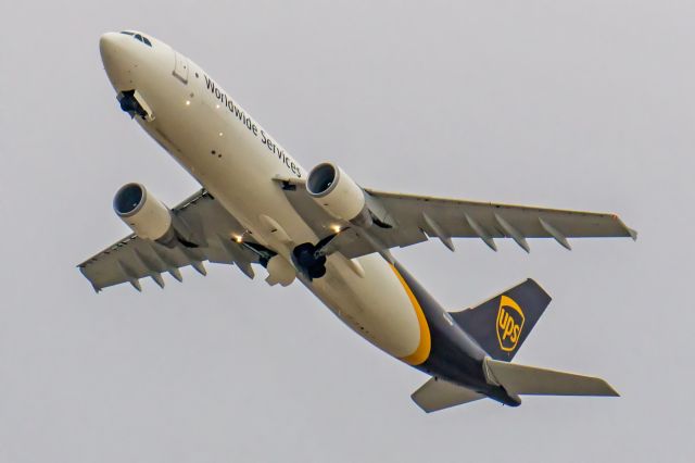 Airbus A300F4-600 (N169UP)