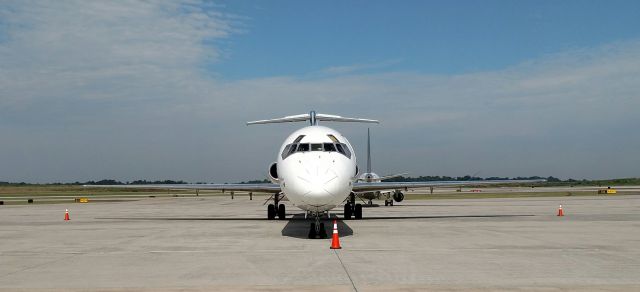 McDonnell Douglas MD-82 (N803WA)