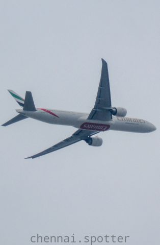 Boeing 777-200 (A6-EPK)