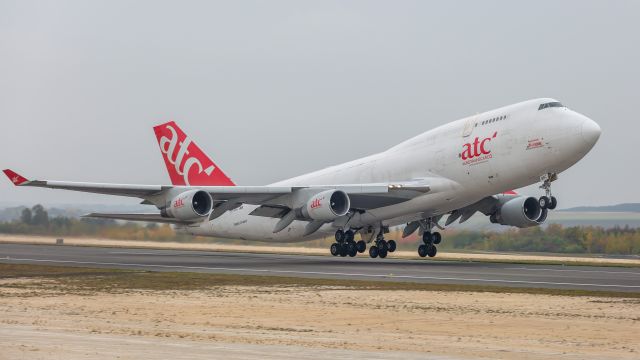 Boeing 747-200 (ER-BBC)