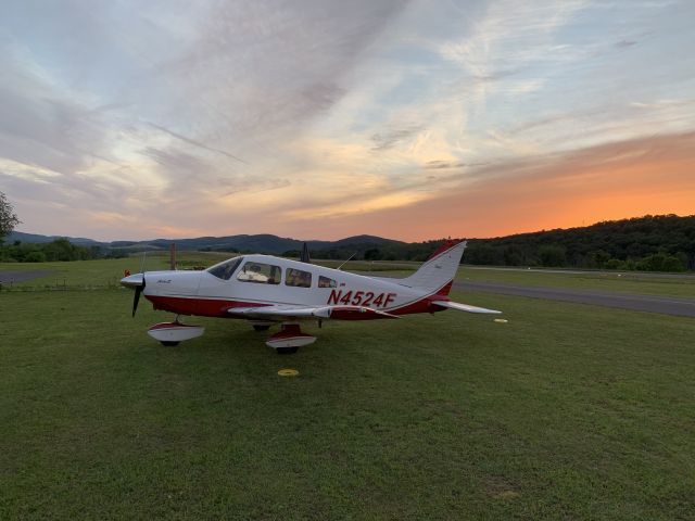 Piper Cherokee (N4524F)