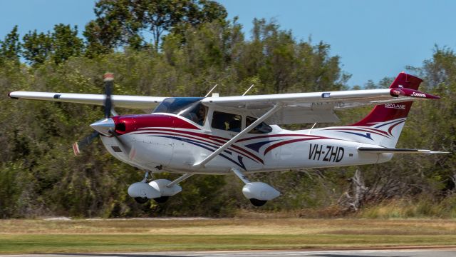 Cessna Skylane (VH-ZHD)