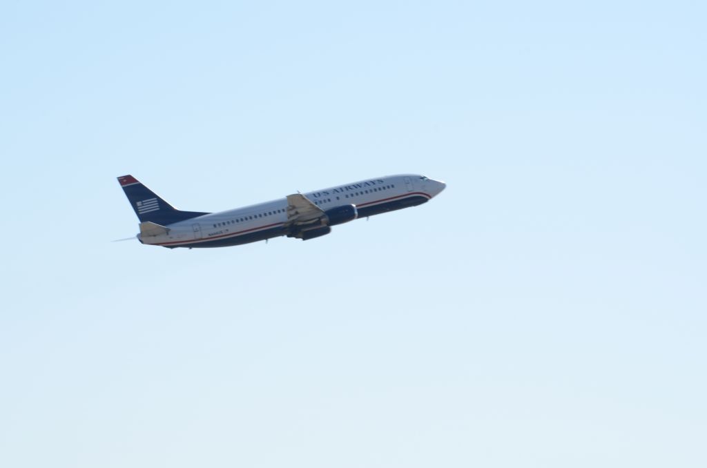 BOEING 737-400 (N444US)