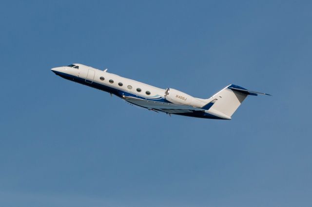 N400J — - Johnson and Johnson Finance Jet taking off from DCA in the afternoon. 