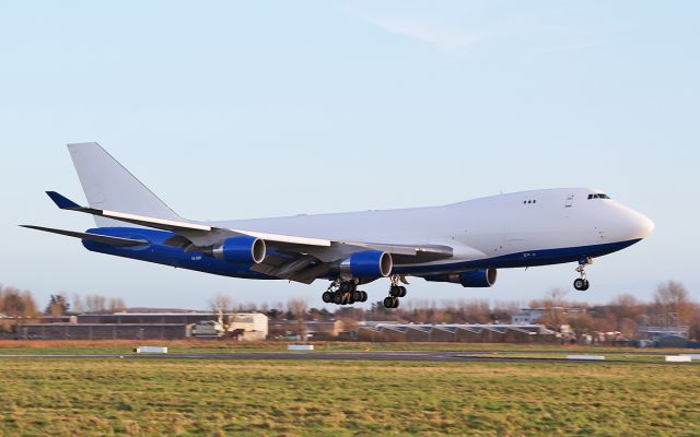 Boeing 747-400 (A6-GGP) - dubai air wing b747-412f a6-ggp about to land at shannon 27/12/17.