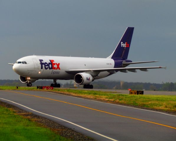 Airbus A300F4-600 (N659FE)