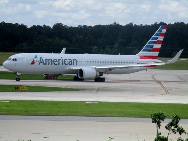 BOEING 767-300 (N346AN)