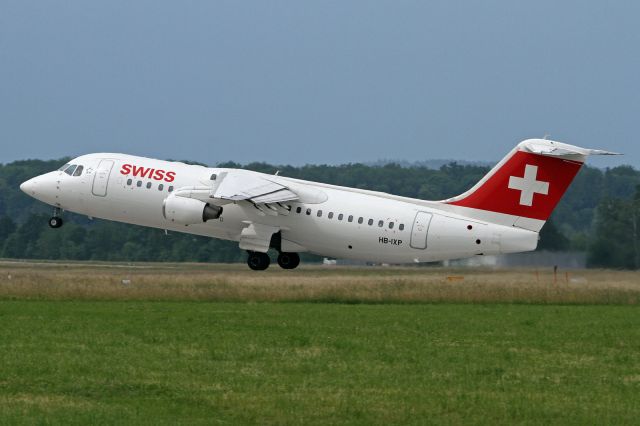 Avro RJ-100 Avroliner (HB-IXP)